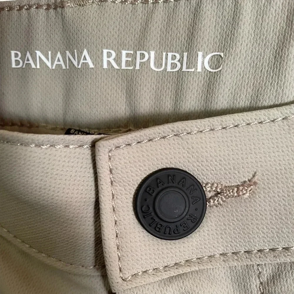 Banana Republic Mens Chino Pants Ivory Straight Leg Zip Fly Size 36x30 Polyester - Picture 9 of 9